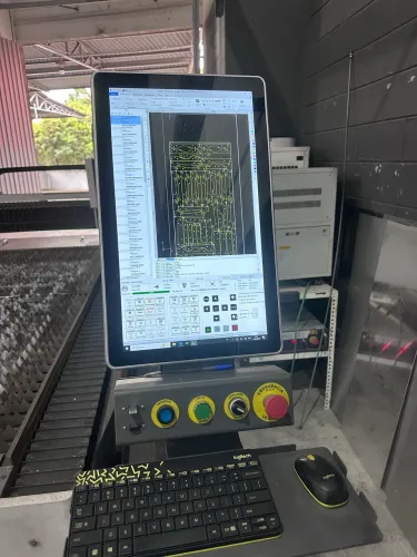 Máquina corte laser