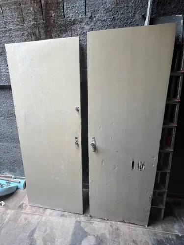 2 Portas de madeira 210 x 80 e 210 x 70