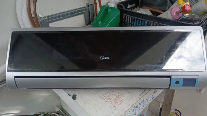 Vendo evaporadora 12 mil btus quente frio.