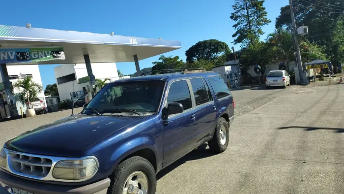 Ford Explorer XLT 4X2 4.0 V6 1997