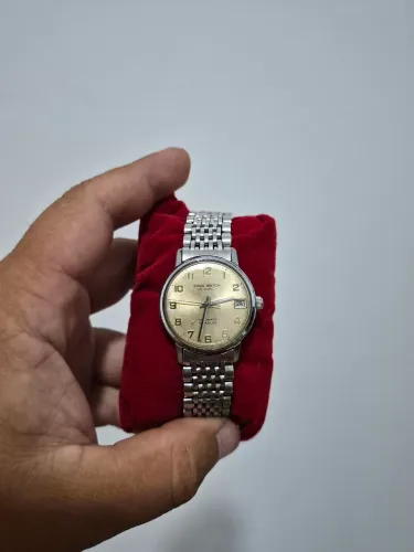 Relógio vintage suíço