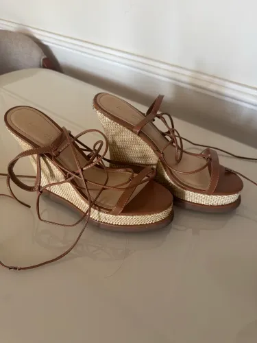 Vendo sandália Arezzo