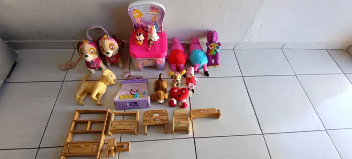Lote de brinquedo para menina (VENDO OU TROCO)