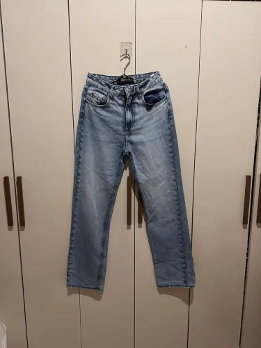 Calça jeans reta Prefixo 38
