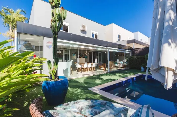 Casa Versátil, 4 suítes e escritório, 294m2, à venda por R$ 2.145.000, Dona Lucilla, Indai