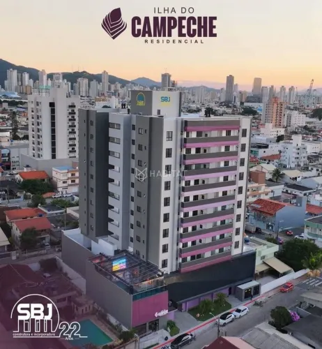 APARTAMENTO À VENDA NO CENTRO DE NAVEGANTES.