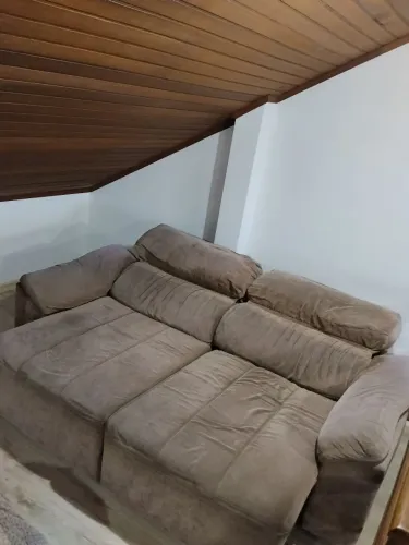 Sofá retrátil e reciclável 