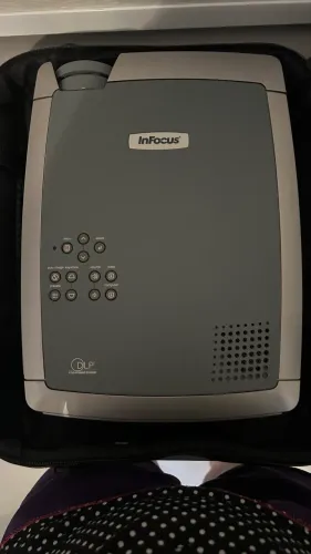 projetor infocus modelo X2