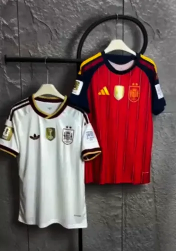 Camisa Espanha patch de campeã e duas estrelas