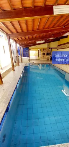 Casa de Alto Padrão à Venda Ampla, Escriturada e com Excelente Potencial Comercial