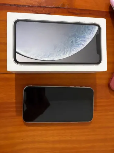 IPHONE XR 64GB