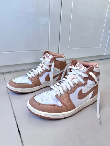 Tênis Nike Air Jordan 1 High OG Praline