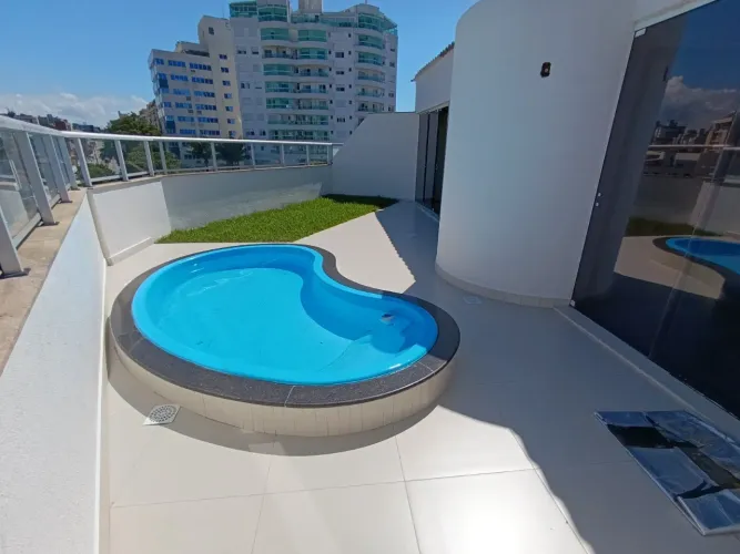 Cobertura Duplex à venda em Coqueiros