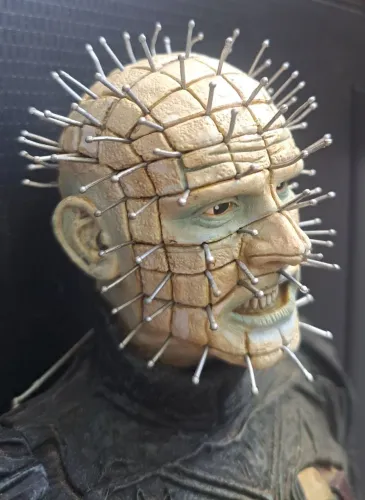 Pinhead Hellraiser 45 cm  Clive Barker NECA 