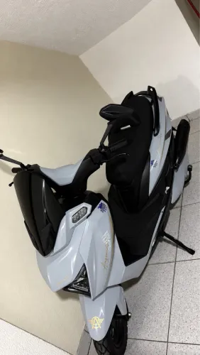 Scooter Elétrica 1000W moto automática 
