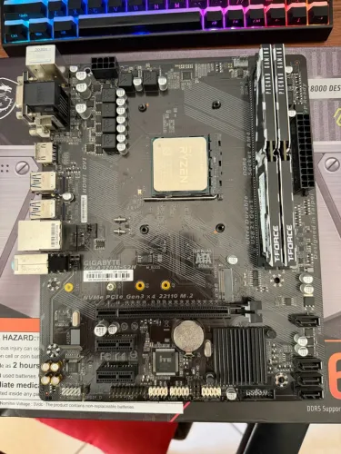 Kit Upgrade AMD: Ryzen 5 3600 + Placa-Mãe Gigabyte A320M + 16GB RAM DDR4 (2x8GB)