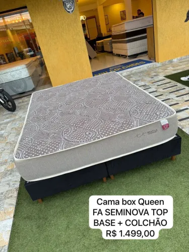 Cama box Queen FÃ SEMINOVA TOP COM COLCHÃO