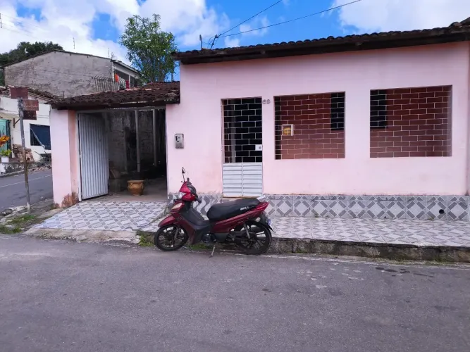 Casa 9x25 no Centro de Satuba com 3 quartos, sendo 1 suíte + banheiro social