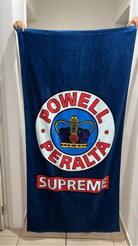 Toalha Powell peralta colab supreme