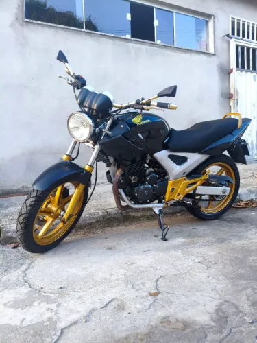 CBX Twister 2004