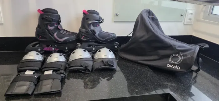  Patins OXELO nº 36 + Bolsa OXELO + Kit Proteção Roces (Seminovos)