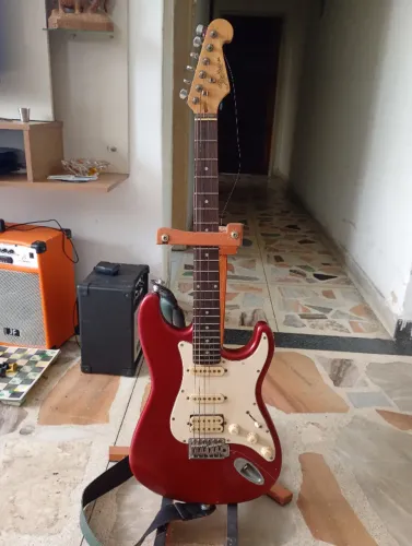 Kit Guitarra Shelter Stratocaster + Set com 3 Pedais 