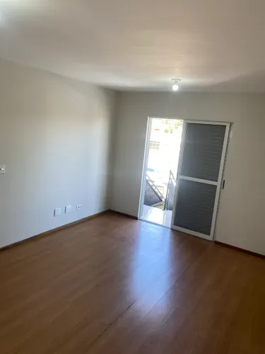     Sala Comercial 28m² no Hauer - Sobre Loja, Ótimo Preço