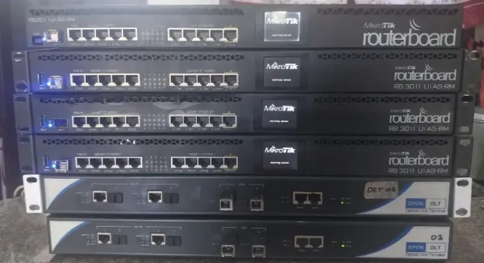 OLT EPON (2) + 3 RBs 3011 Mikrotik Routerboard Ui As- RB + 1 RB 2011