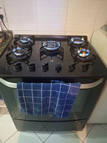 Fogão Electrolux 5 bocas tampo de vidro