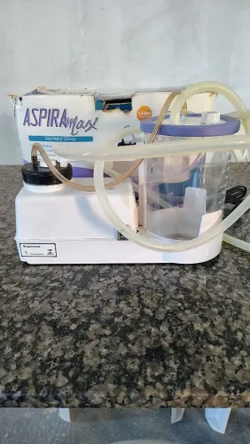Aspirador clínico traqueostomia