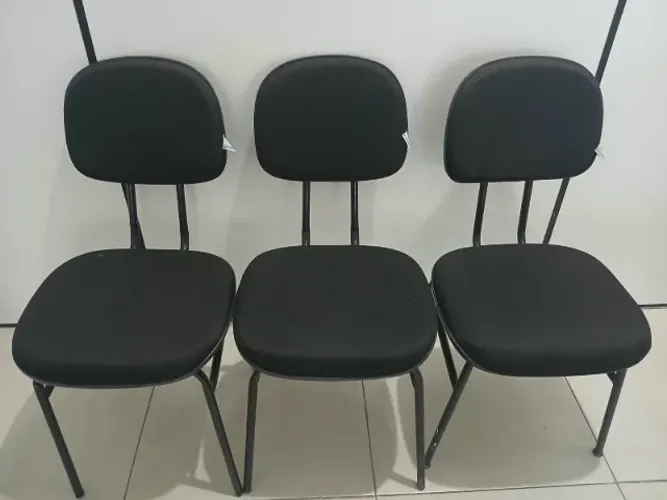 03 Cadeira de espera alcochoada