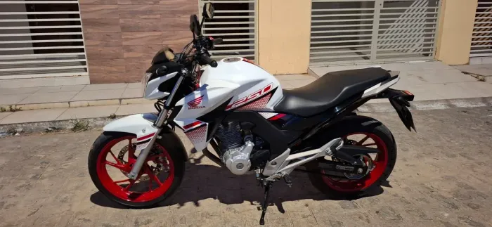 Honda CB 250F Twister 2022 | Apenas 4.696 km
