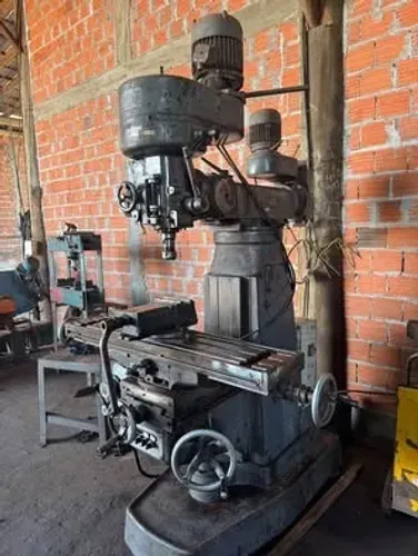 EQUIPAMENTOS DE USINAGEM CORTE A FRIO E PRENSA 