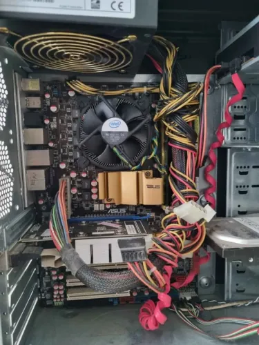 PC Quad Core 2.83GHz | 4GB RAM | HD 500GB | Windows 10 Pro