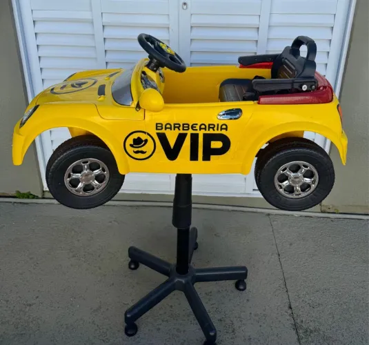 Vendo carrinho infantil de barbearia