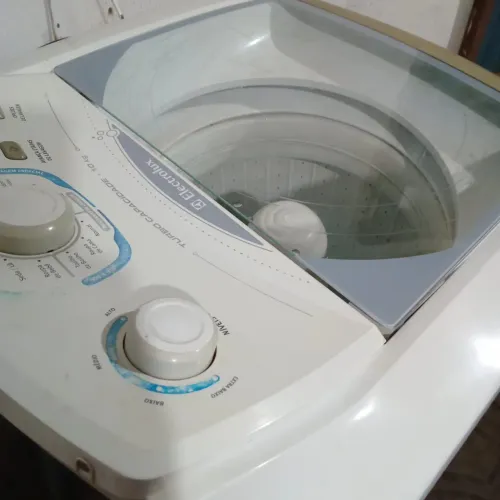 Maquina lavar eletrolux 10 kg com defeito