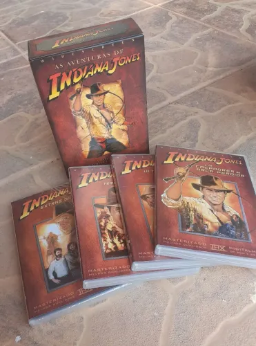 BOX TRILOGIA ( INDIANA JONES ) + 1 EXTRA