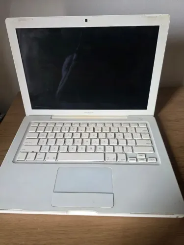 MacBook Branco Apple para retirada de peças ou conserto
