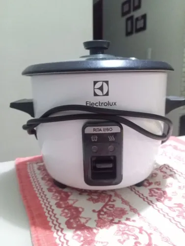 Panela de Arroz Electrolux Rita Lobo 3,5L ERC20 2 em 1