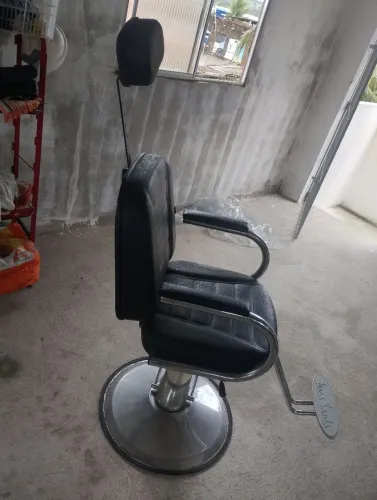 Cadeira de barbeiro e lavatório santa clara.