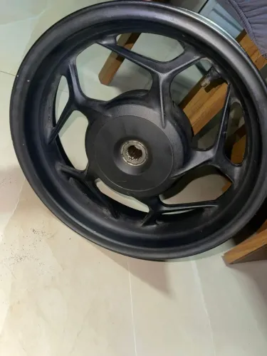 Vendo uma jante de pcx semi nova