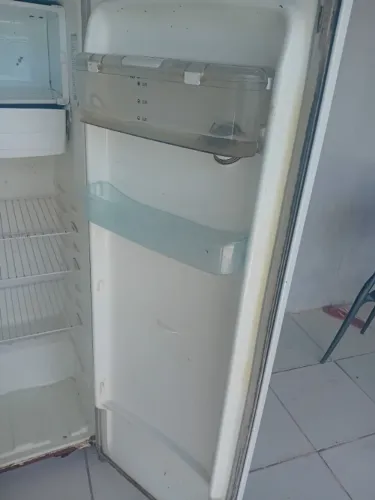 Geladeira com motor 100%
