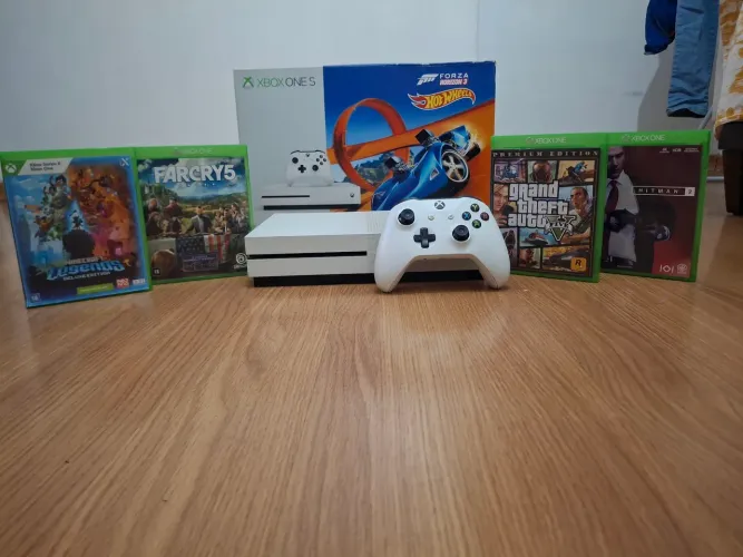 Vendo xbox one s 4 jogos uma manete
