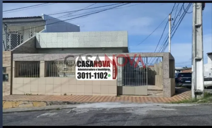 CASA DE ESQUINA EM BOA LOCALIZAÇÃO NO SANTO ANTÔNIO COM 3/4 SENDO 1 SUÍTE