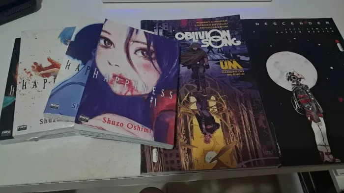 Combo HQS, Oblivion Song 1 Descender 1 + Volumes Mangás Happiness