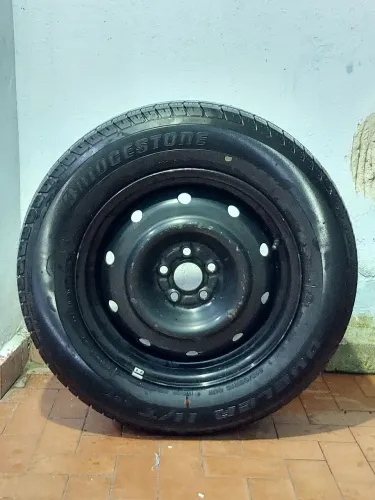 Roda Aro 16 + Pneu Bridgestone Dueler 215/65 R16