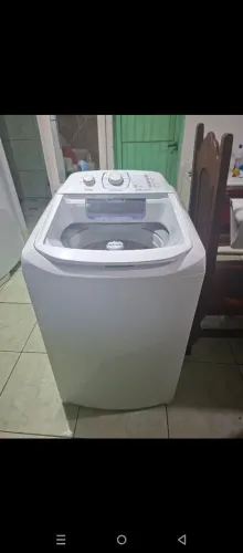Máquina de lavar roupas 12 kilos semi nova.