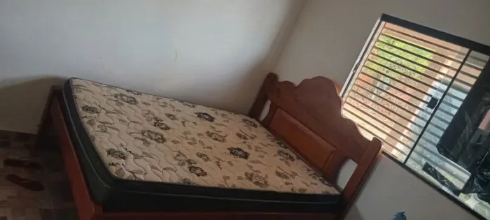 Cama e colchão 