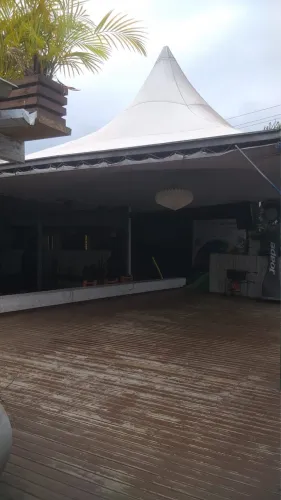 Tenda com Calhas 