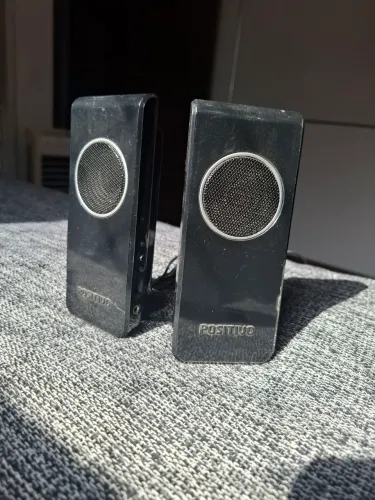 Kit duas caixinhas de som Positivo - usado